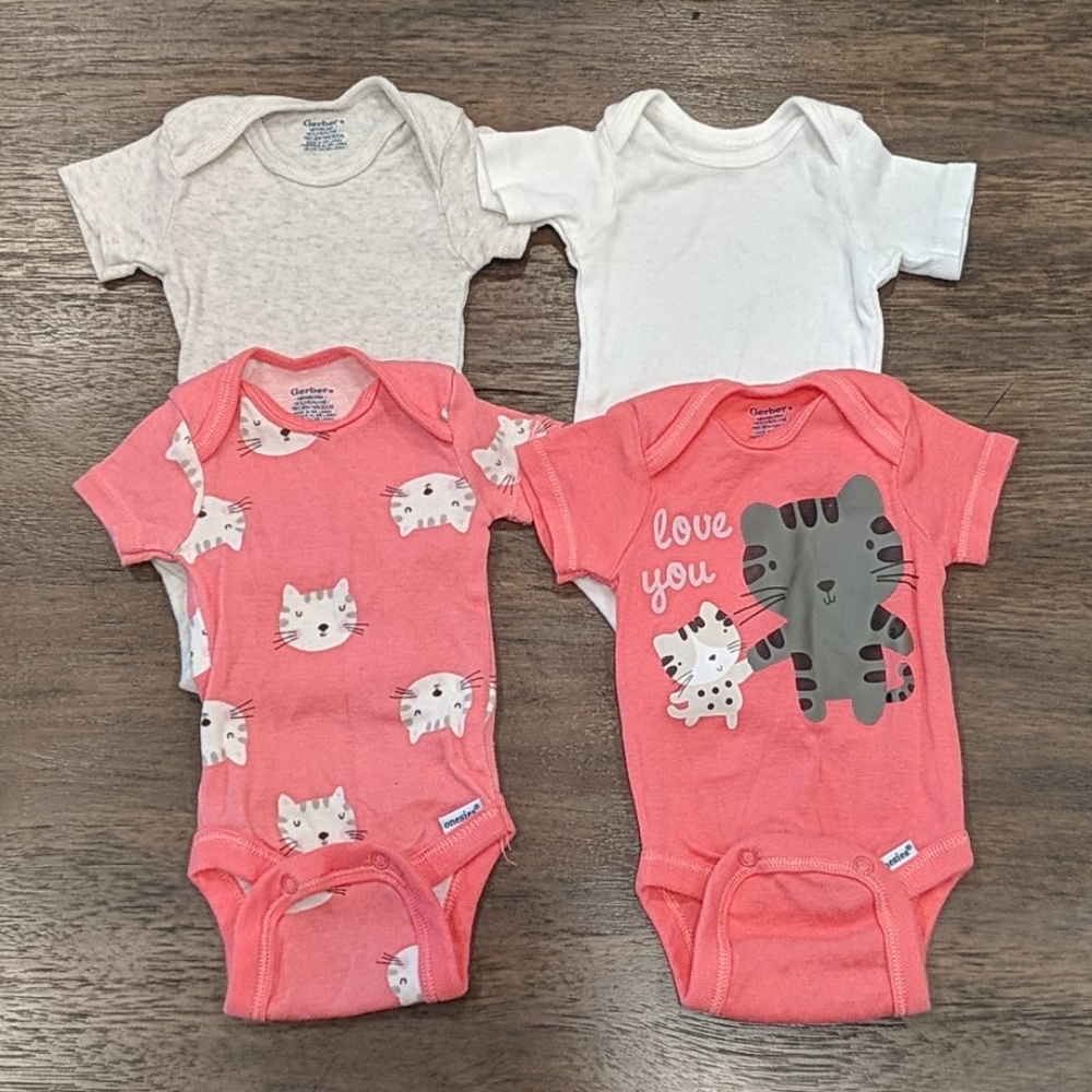Set of Gerber NB onesies!